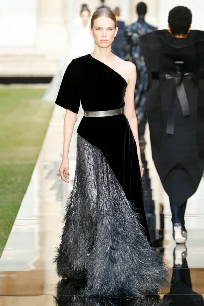 Look 17